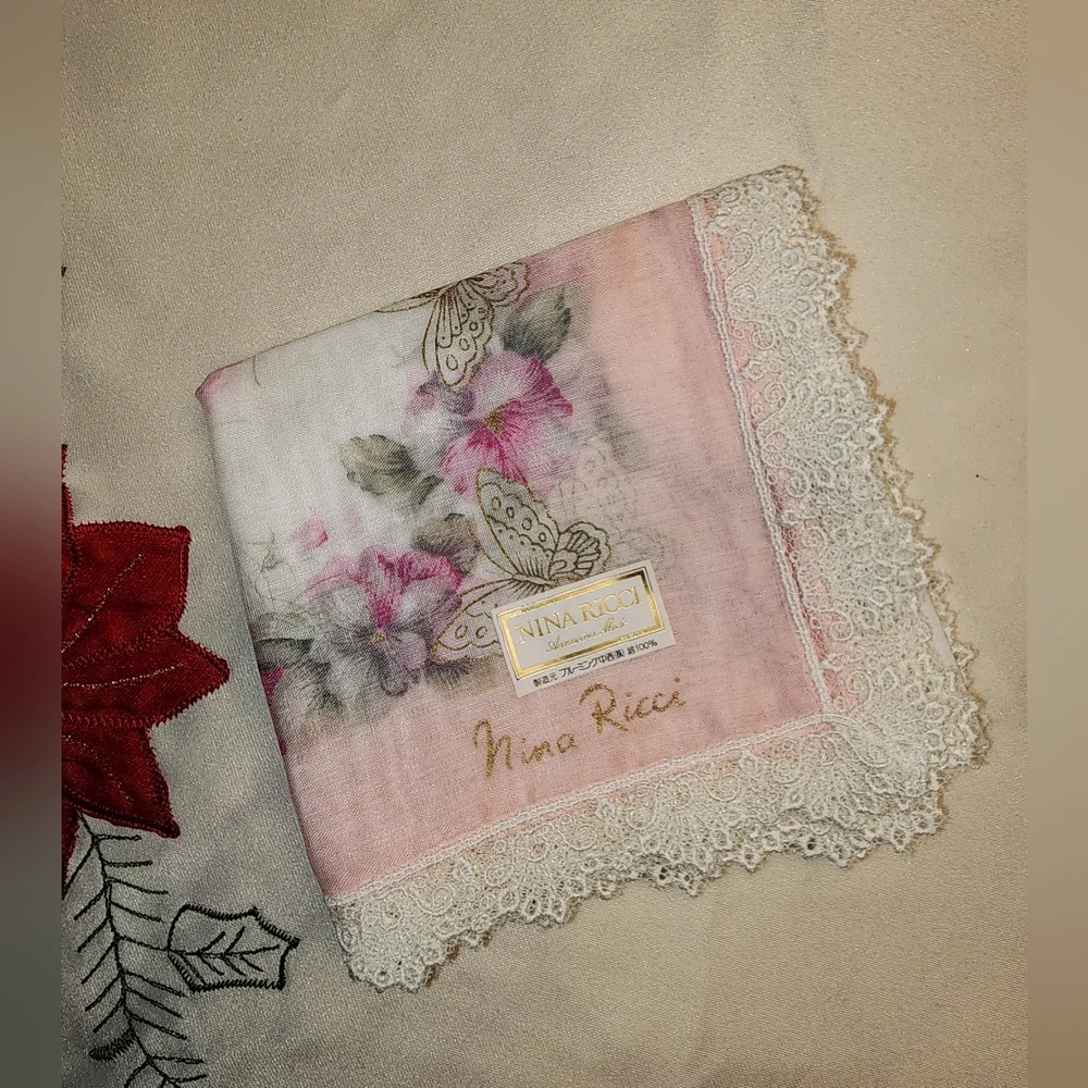 Nina Ricci Pink Floral Lace Handkerchief - NEW WITH STICKER JAPAN Exclusive - Picture 1 of 13